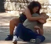 Πώς να ξεκλειδώσετε το τηλέφωνο του άπιστου συντρόφου σας (vid) Πώς να ξεκλειδώσετε το τηλέφωνο του άπιστου συντρόφου σας (vid)