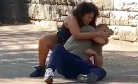 Πώς να ξεκλειδώσετε το τηλέφωνο του άπιστου συντρόφου σας (vid) Πώς να ξεκλειδώσετε το τηλέφωνο του άπιστου συντρόφου σας (vid)