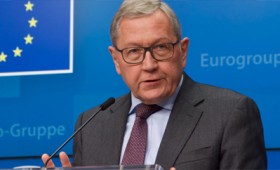 Ρέγκλινγκ: «Η Ελλάδα θα είναι υπό κατοχή για πολλές δεκαετίες ακόμη» Ρέγκλινγκ: «Η Ελλάδα θα είναι υπό κατοχή για πολλές δεκαετίες ακόμη»