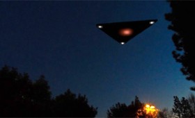 Μεγάλο τριγωνικό UFO πάνω από το Τέξας (vid) Μεγάλο τριγωνικό UFO πάνω από το Τέξας (vid)