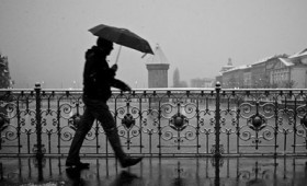 Μαύρη βροχή, που θεωρείται κακός οιωνός, έπεσε στην Ιαπωνία (vid) Μαύρη βροχή, που θεωρείται κακός οιωνός, έπεσε στην Ιαπωνία (vid)