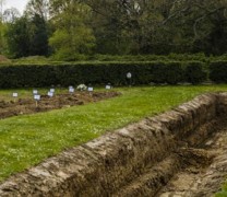 Κοροναϊός: Και στην Αγγλία σκάβουν ομαδικούς τάφους Κοροναϊός: Και στην Αγγλία σκάβουν ομαδικούς τάφους