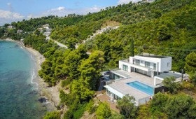Μειώθηκαν κατά 50% οι ξένες επενδύσεις σε ακίνητα Μειώθηκαν κατά 50% οι ξένες επενδύσεις σε ακίνητα