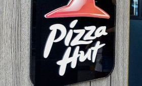 Η Pizza Hut διακόπτει τη λειτουργία της στην Ελλάδα Η Pizza Hut διακόπτει τη λειτουργία της στην Ελλάδα