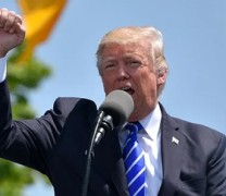 Ο γιατρός του Τραμπ αρνείται ότι ο πρόεδρος υπέστη εγκεφαλικό επεισόδιο Ο γιατρός του Τραμπ αρνείται ότι ο πρόεδρος υπέστη εγκεφαλικό επεισόδιο