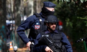 Επίθεση με μαχαίρι κοντά στα πρώην γραφεία του περιοδικού Charlie Hebdo Επίθεση με μαχαίρι κοντά στα πρώην γραφεία του περιοδικού Charlie Hebdo