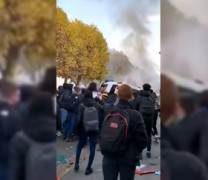 Covid-19: Συγκρούσεις μαθητών και αστυνομίας στους δρόμους του Παρισιού