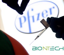 Νέα οξεία αλλεργική αντίδραση από το εμβόλιο της Pfizer/BioNTech (vid) Νέα οξεία αλλεργική αντίδραση από το εμβόλιο της Pfizer/BioNTech (vid)