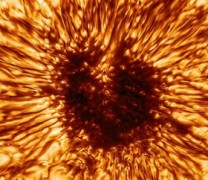 Μια ηλιακή κηλίδα μεγαλύτερη από τη Γη (vid)