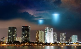 Γαλάζιο UFO πάνω από το νησί Οάχου της Χαβάης (vid)