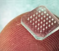 Το νέο εμβόλιο σε μορφή «έξυπνου» τσιρότου και ο Μεγάλος Αδελφός Το νέο εμβόλιο σε μορφή «έξυπνου» τσιρότου και ο Μεγάλος Αδελφός