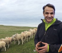 Lockdown: Με τον ήλιο τα μπάζω με τον ήλιο τα βγάζω∙ τι έχουν τα έρμα και ψοφάνε; Lockdown: Με τον ήλιο τα μπάζω με τον ήλιο τα βγάζω∙ τι έχουν τα έρμα και ψοφάνε;