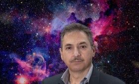 Έλληνας καθηγητής εμπνέει τους μαθητές του στον χώρο του διαστήματος Έλληνας καθηγητής εμπνέει τους μαθητές του στον χώρο του διαστήματος