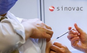 Τρία άτομα πέθαναν από το εμβόλιο της Sinovac