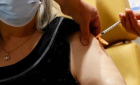 Θάνατος ηλικιωμένης λίγες ώρες αφού έκανε το εμβόλιο της Pfizer/BioNtech Θάνατος ηλικιωμένης λίγες ώρες αφού έκανε το εμβόλιο της Pfizer/BioNtech