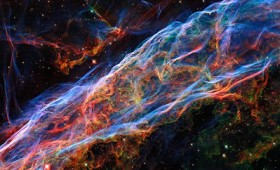 Πύρινες εκκενώσεις από το Νεφέλωμα του Πέπλου (vid) Πύρινες εκκενώσεις από το Νεφέλωμα του Πέπλου (vid)