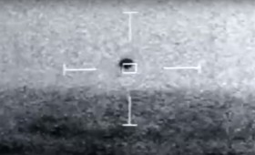 UFO: Στρατιωτικό βίντεο με μυστηριώδες σφαιρικό αντικείμενο (vid)