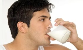 Ένα ποτήρι γάλα την ημέρα τον γιατρό τον κάνει πέρα!