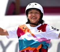 Τόκιο: Χρυσή Ολυμπιονίκης μια 13χρονη στο σκέιτμπορντ γυναικών (vid) Τόκιο: Χρυσή Ολυμπιονίκης μια 13χρονη στο σκέιτμπορντ γυναικών (vid)