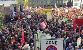 Οι Ελβετοί αντιστέκονται στο υγειονομικό Απαρτχάιντ και στην επιβολή των πιστοποιητικών Covid (vid) Οι Ελβετοί αντιστέκονται στο υγειονομικό Απαρτχάιντ και στην επιβολή των πιστοποιητικών Covid (vid)