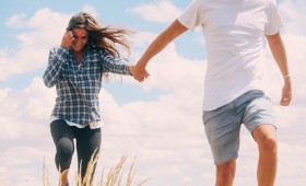 Περπάτημα μετά το Φαγητό: Μια συνήθεια που πρέπει να αποκτήσεις Περπάτημα μετά το Φαγητό: Μια συνήθεια που πρέπει να αποκτήσεις