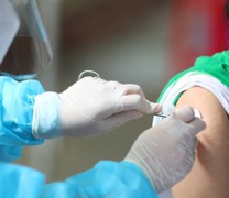 Νότια Κορέα: Ανακοινώθηκε ο πρώτος θάνατος εφήβου μετά τον εμβολιασμό του Νότια Κορέα: Ανακοινώθηκε ο πρώτος θάνατος εφήβου μετά τον εμβολιασμό του