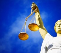 Δικαστήριο μπλόκαρε την εντολή του Μπάιντεν για υποχρεωτικό εμβολιασμό Δικαστήριο μπλόκαρε την εντολή του Μπάιντεν για υποχρεωτικό εμβολιασμό