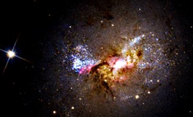 Μαύρη τρύπα φαίνεται να «γεννάει» άστρα (vid) Μαύρη τρύπα φαίνεται να «γεννάει» άστρα (vid)