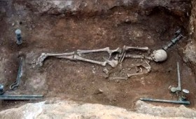 Βρέθηκε σκελετός Ελληνίδας 2.100 ετών στο «Κρεβάτι της Γοργόνας» (vid)