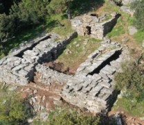 Τα αινιγματικά «σπίτια των δράκων» στην Ελλάδα Τα αινιγματικά «σπίτια των δράκων» στην Ελλάδα