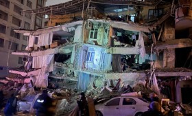 Ισχυρός σεισμός 7,8 Ρίχτερ στην Τουρκία – Πάνω από 6.000 οι νεκροί (vid)