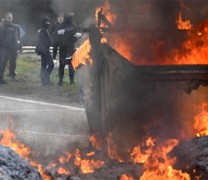 Στα πρόθυρα εμφυλίου πολέμου: Η Γαλλία καίγεται, ο Μακρόν κλονίζεται (vid) Στα πρόθυρα εμφυλίου πολέμου: Η Γαλλία καίγεται, ο Μακρόν κλονίζεται (vid)