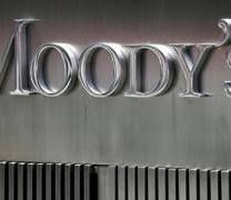 Κατάρρευση τραπεζών: Ο Moody’s υποβάθμισε όλες τις τράπεζες των ΗΠΑ (vid)
