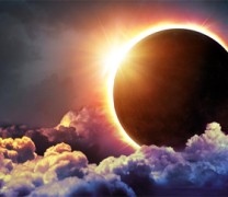 Προβλέψεις: Πώς θα σας επηρεάσει η σπάνια υβριδική έκλειψη του Ηλίου