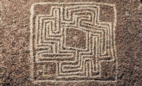 Το πετρογλυφικό με τον κρητικό λαβύρινθο στη νότια Καλιφόρνια (vid) Το πετρογλυφικό με τον κρητικό λαβύρινθο στη νότια Καλιφόρνια (vid)