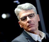 Τάκης Καμπύλης: «Κυριαρχεί η δημοσιογραφία της ντουντούκας» Τάκης Καμπύλης: «Κυριαρχεί η δημοσιογραφία της ντουντούκας»