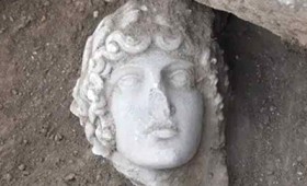 Φίλιπποι: Αποκαλύφθηκε μαρμάρινη κεφαλή του Απόλλωνα (vid)