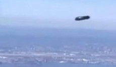 Παρακολουθούν τα πάντα: Μεταλλικό UFO πάνω από τη Νέα Υόρκη (vid)