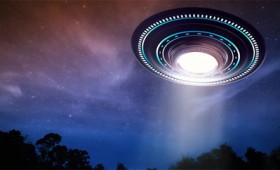 Ιπτάμενος δίσκος πάνω από το Κόκκινο Αμφιθέατρο του Κολοράντο (vid) Ιπτάμενος δίσκος πάνω από το Κόκκινο Αμφιθέατρο του Κολοράντο (vid)