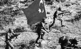 50 χρόνια από την εισβολή στην Κύπρο: 5 βιβλία για το ανεπούλωτο τραύμα 50 χρόνια από την εισβολή στην Κύπρο: 5 βιβλία για το ανεπούλωτο τραύμα