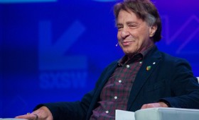 Θα επιτύχουμε «διαφυγή από τα γηρατειά» σε 5 χρόνια, λέει επιστήμονας της Google Θα επιτύχουμε «διαφυγή από τα γηρατειά» σε 5 χρόνια, λέει επιστήμονας της Google