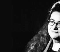 «Σκληρές βιολέτες»: Η μουσική παράσταση της Νένας Βενετσάνου (vid) «Σκληρές βιολέτες»: Η μουσική παράσταση της Νένας Βενετσάνου (vid)