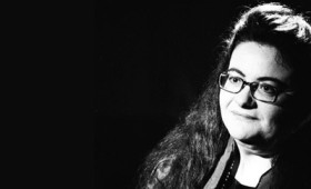 «Σκληρές βιολέτες»: Η μουσική παράσταση της Νένας Βενετσάνου (vid) «Σκληρές βιολέτες»: Η μουσική παράσταση της Νένας Βενετσάνου (vid)