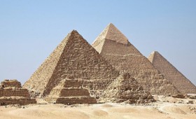 Ανακαλύφθηκαν υπόγειες αίθουσες κάτω από τη Μεγάλη Πυραμίδα της Γκίζας (vid) Ανακαλύφθηκαν υπόγειες αίθουσες κάτω από τη Μεγάλη Πυραμίδα της Γκίζας (vid)