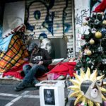 Αθήνα: Πώς κάνουν Χριστούγεννα οι άστεγοι της πόλης