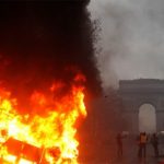Βίαιες διαδηλώσεις συγκλονίζουν το Παρίσι (vid)
