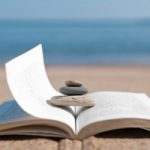 Summer reading: 8 δροσερά βιβλία για το καλοκαίρι