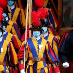 Τρεις Ελβετοί φρουροί στο Βατικανό παραιτήθηκαν για να μην εμβολιαστούν
